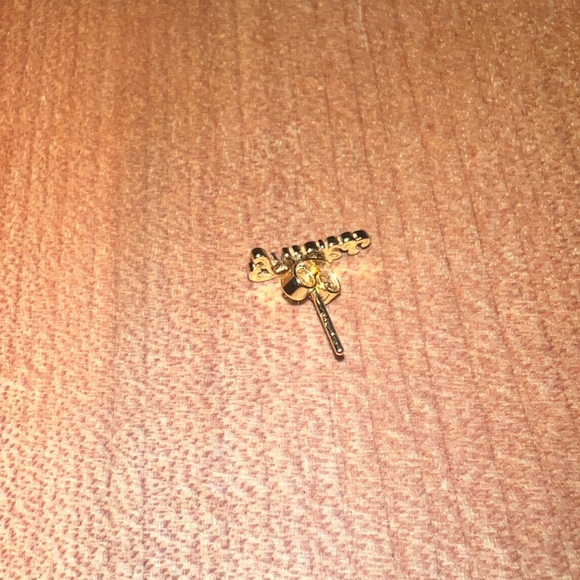 SFK x STUDS Collab - single earring - Picture 5 of 5